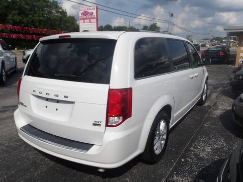 Used 2019 Dodge Grand Caravan SXT FWD image 8