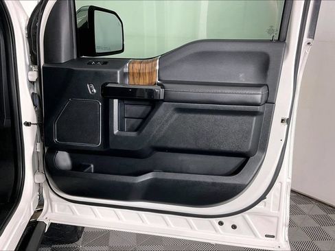 Used 2019 Ford F150 Lariat w/ Equipment Group 502A Luxury AWD/4WD image 23