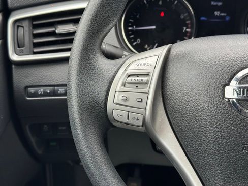 Used 2016 Nissan Rogue SV AWD/4WD image 30