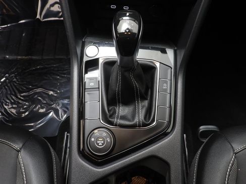 Certified 2023 Volkswagen Taos SE w/ Black Wheel Package image 12