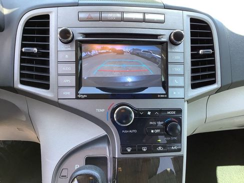 Used 2015 Toyota Venza LE AWD/4WD image 25