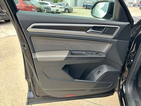 Used 2023 Volkswagen Atlas SE AWD/4WD image 47