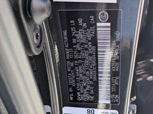 Used 2024 Lexus ES 300h w/ Premium Package FWD image 25
