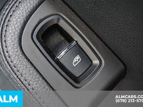 Used 2022 Porsche Macan AWD/4WD image 58