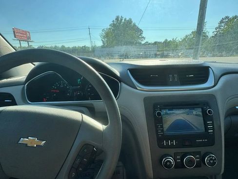Used 2017 Chevrolet Traverse LS image 21