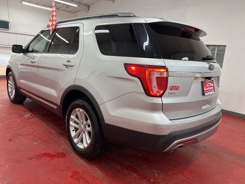 Used 2016 Ford Explorer XLT w/ Equipment Group 201A FWD image 7