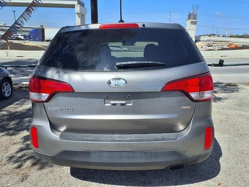 Used 2014 Kia Sorento LX AWD/4WD image 4