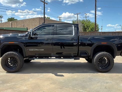 Used 2024 GMC Sierra 2500 Denali w/ Denali Reserve Package AWD/4WD image 8