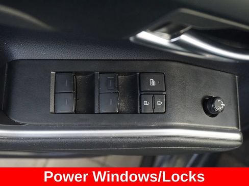 Used 2023 Toyota Highlander XLE AWD/4WD image 6
