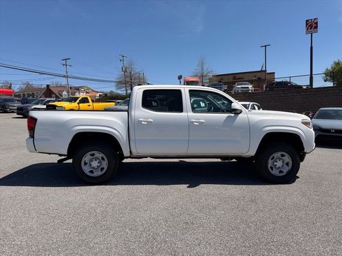 Used 2023 Toyota Tacoma SR AWD/4WD image 14