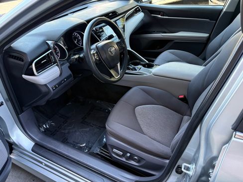 Used 2018 Toyota Camry LE w/ Moonroof Package FWD image 10
