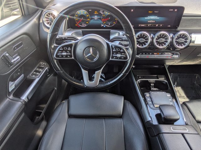 Used 2023 Mercedes-Benz GLB 250 4MATIC w/ Premium Package image 16