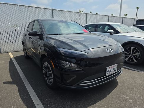 Used 2023 Hyundai Kona SE FWD image 1