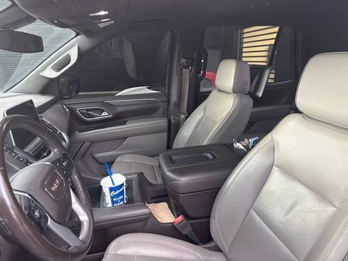 Used 2021 GMC Yukon SLT w/ Rear Media and Nav Package RWD image 5