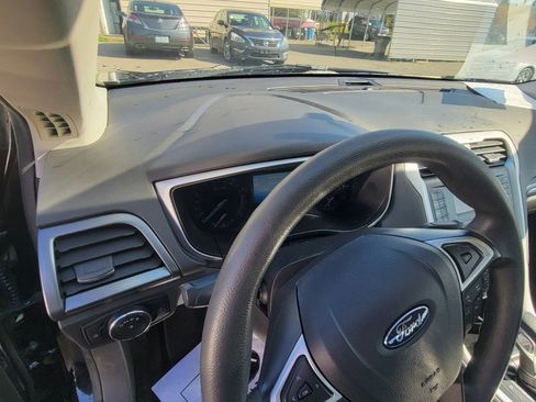 Used 2014 Ford Fusion SE image 9