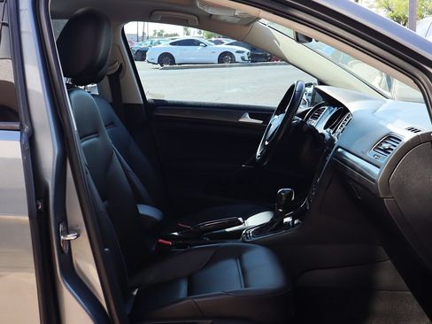 Used 2019 Volkswagen Golf SE w/ Driver Assistance Package FWD image 30