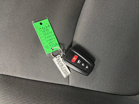 Used 2020 Toyota Corolla LE w/ Carpet Mat Package (TMS) FWD image 28