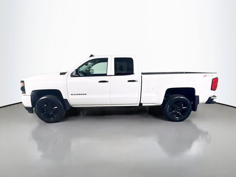 Used 2017 Chevrolet Silverado 1500 LT w/ Redline Edition AWD/4WD image 6
