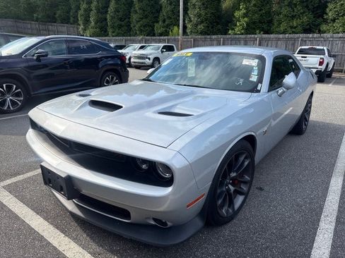 Used 2022 Dodge Challenger R/T Scat Pack RWD image 2