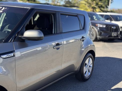 Used 2016 Kia Soul image 9