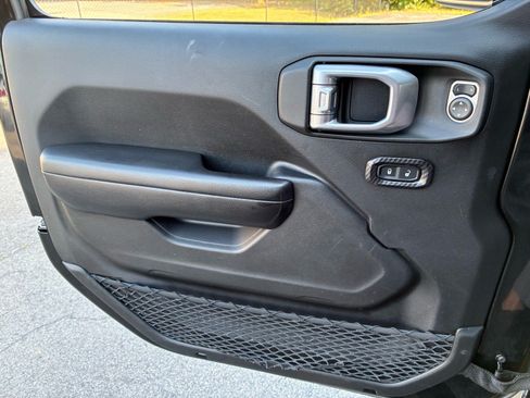 Used 2019 Jeep Wrangler Unlimited Sport S AWD/4WD image 6