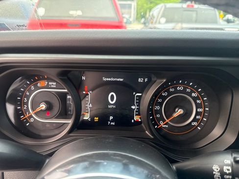 New 2026 Jeep Wrangler Unlimited Sahara AWD/4WD image 11