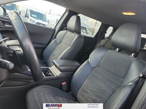 Used 2024 Mitsubishi Outlander AWD image 16