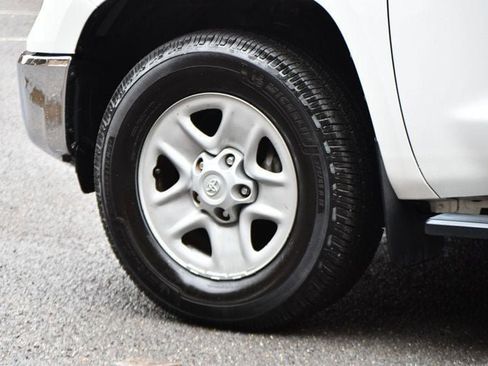 Used 2017 Toyota Tundra SR5 w/ SR5 Upgrade Package image 21