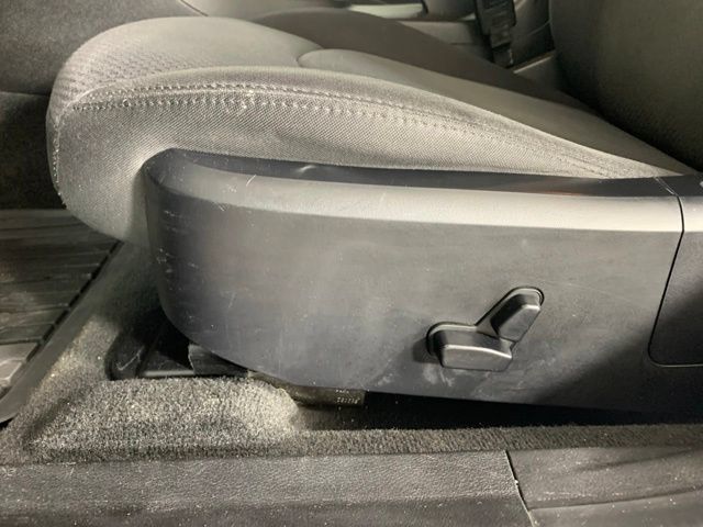 Used 2013 Chrysler 200 LX FWD image 16