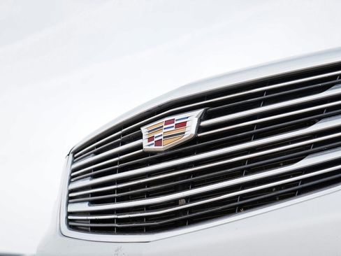 Used 2019 Cadillac XT5 Luxury image 2