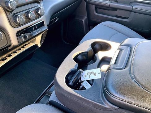 Used 2024 RAM 2500 Big Horn w/ Bed Utility Group image 19