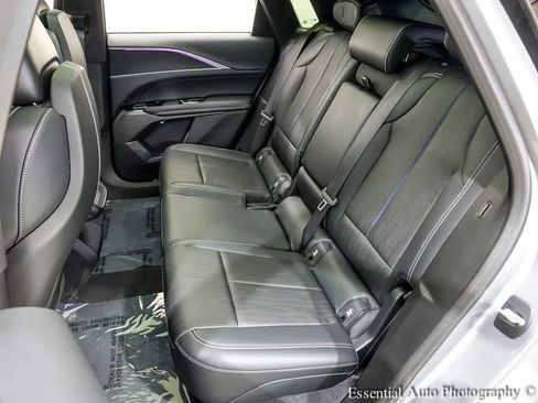 Certified 2024 Cadillac Lyriq Luxury image 10