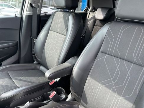 Used 2022 Chevrolet Trax LT w/ Driver Confidence Package FWD image 10