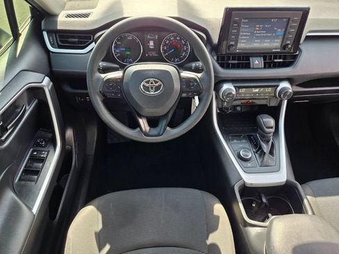 Used 2022 Toyota RAV4 LE AWD/4WD image 13