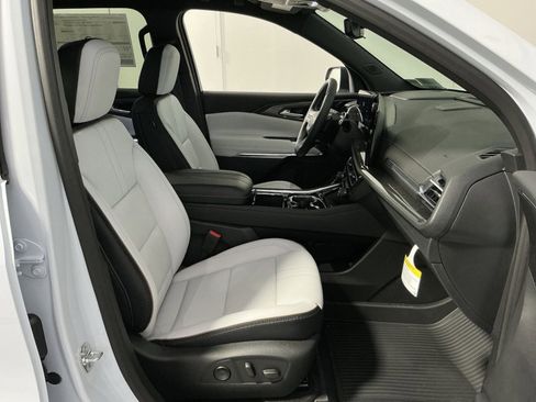 New 2026 Chevrolet Traverse High Country w/ LPO, Floor Liner Package FWD image 27