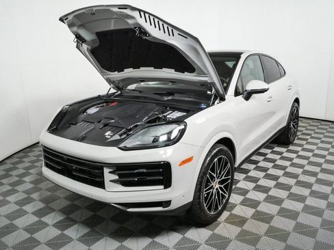 New 2026 Porsche Cayenne Coupe AWD/4WD image 35