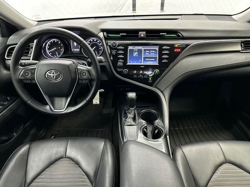 Used 2020 Toyota Camry SE image 21