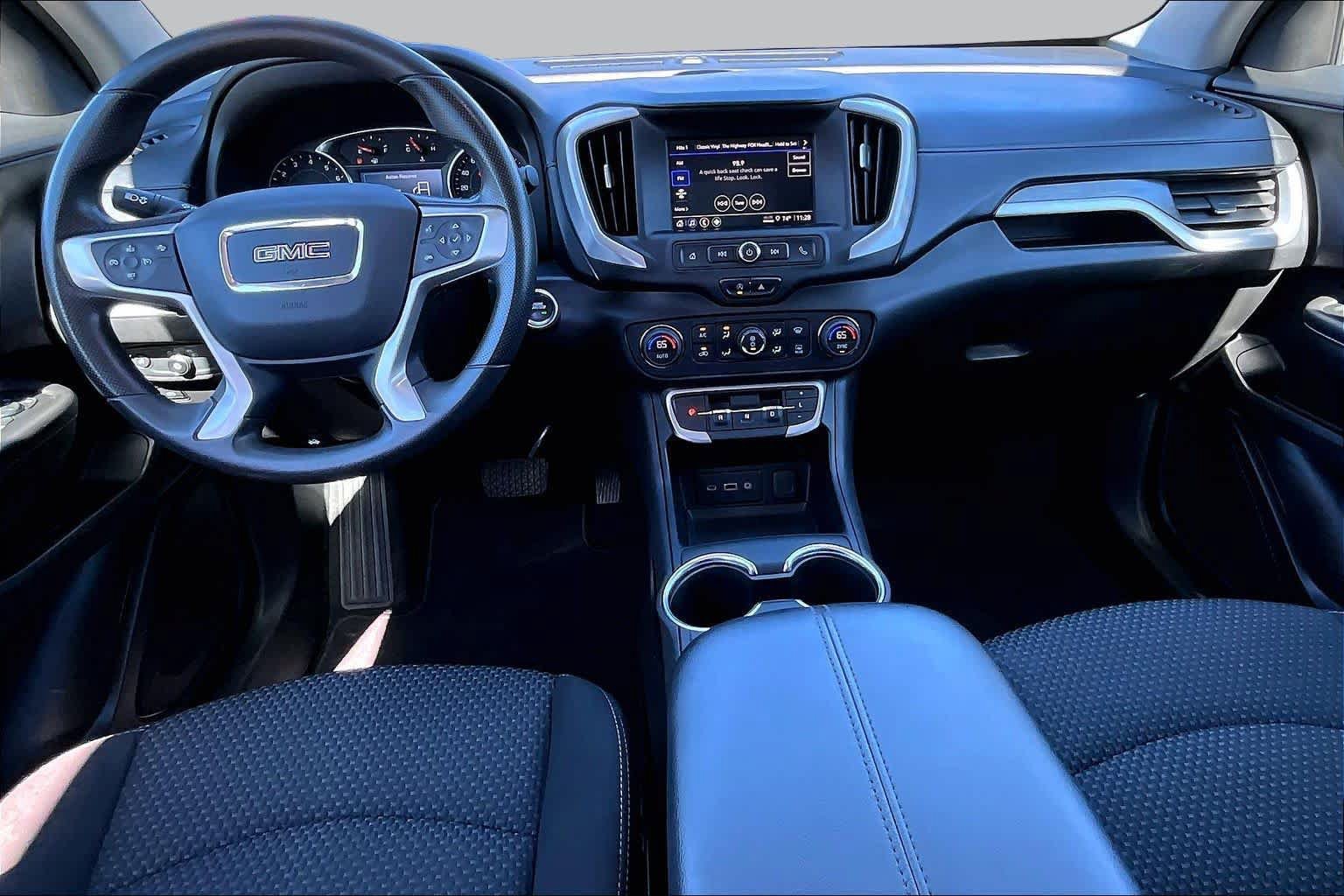 Used 2022 GMC Terrain SLE w/ Driver Convenience Package FWD image 8