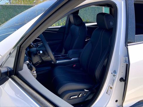 Used 2025 Acura RDX SH-AWD image 8