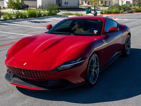 Used 2022 Ferrari Roma RWD image 32