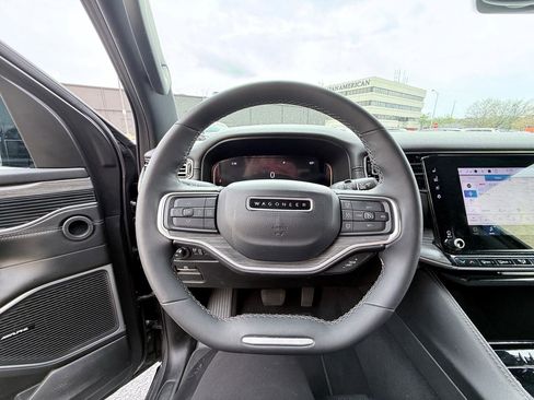 Used 2024 Jeep Wagoneer Series II w/ Flexible Seating Group image 15