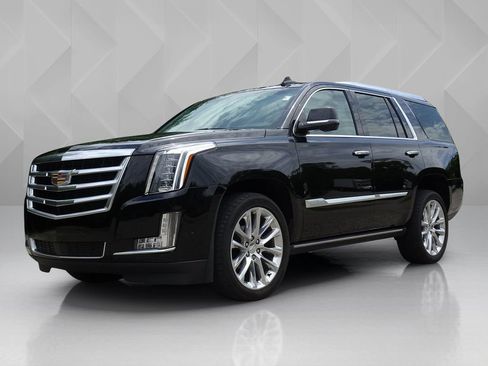 Used 2018 Cadillac Escalade Premium Luxury RWD image 1