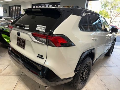 Used 2022 Toyota RAV4 XSE AWD/4WD image 8