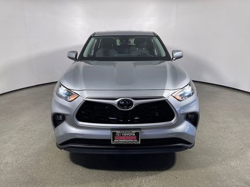 Certified 2025 Toyota Highlander LE image 8