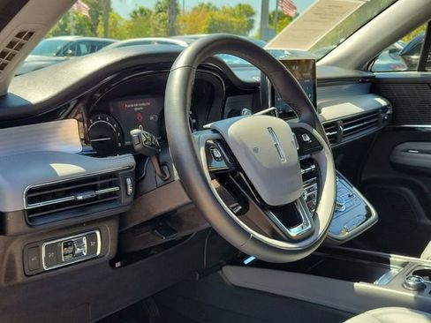 Certified 2022 Lincoln Corsair FWD image 9