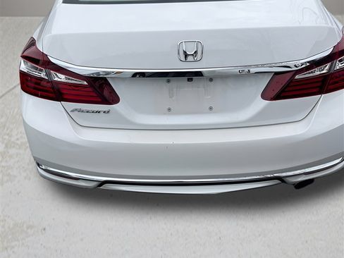Used 2016 Honda Accord EX-L image 34