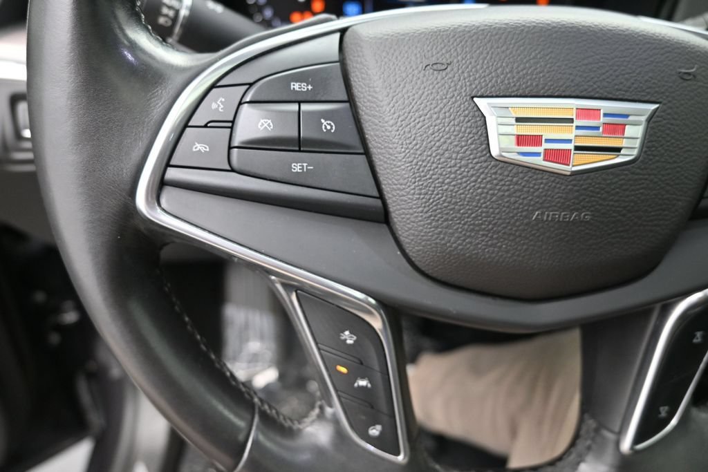 Used 2017 Cadillac XT5 Luxury w/ Driver Awareness Package FWD image 13