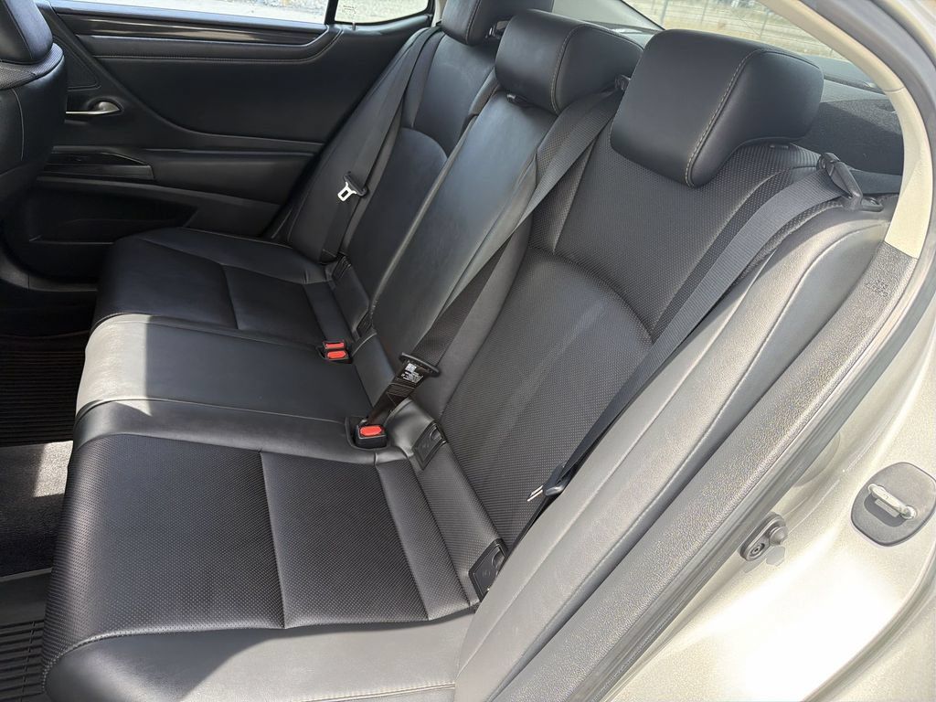 Used 2021 Lexus ES 300h FWD image 24