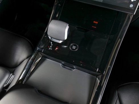 Used 2025 Land Rover Range Rover Sport S image 13