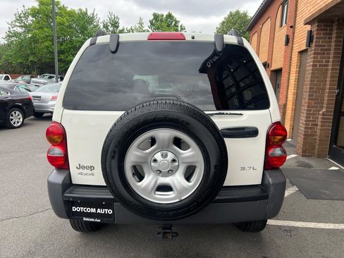 Used 2004 Jeep Liberty Sport w/ PWR Convenience Group AWD/4WD image 9